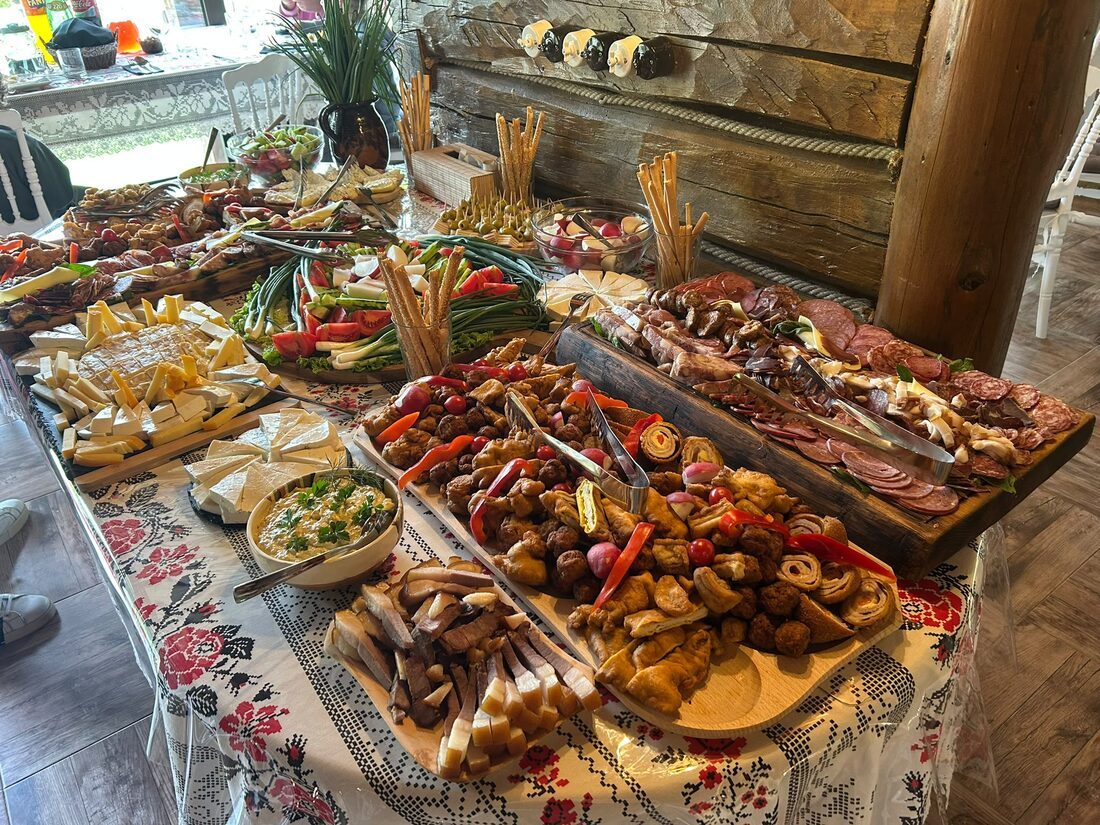 Platou tradițional pentru evenimente